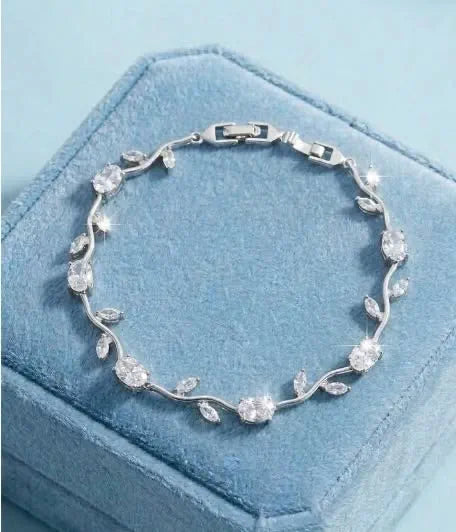 Voyagee | Anti tarnish Tulip Bracelet