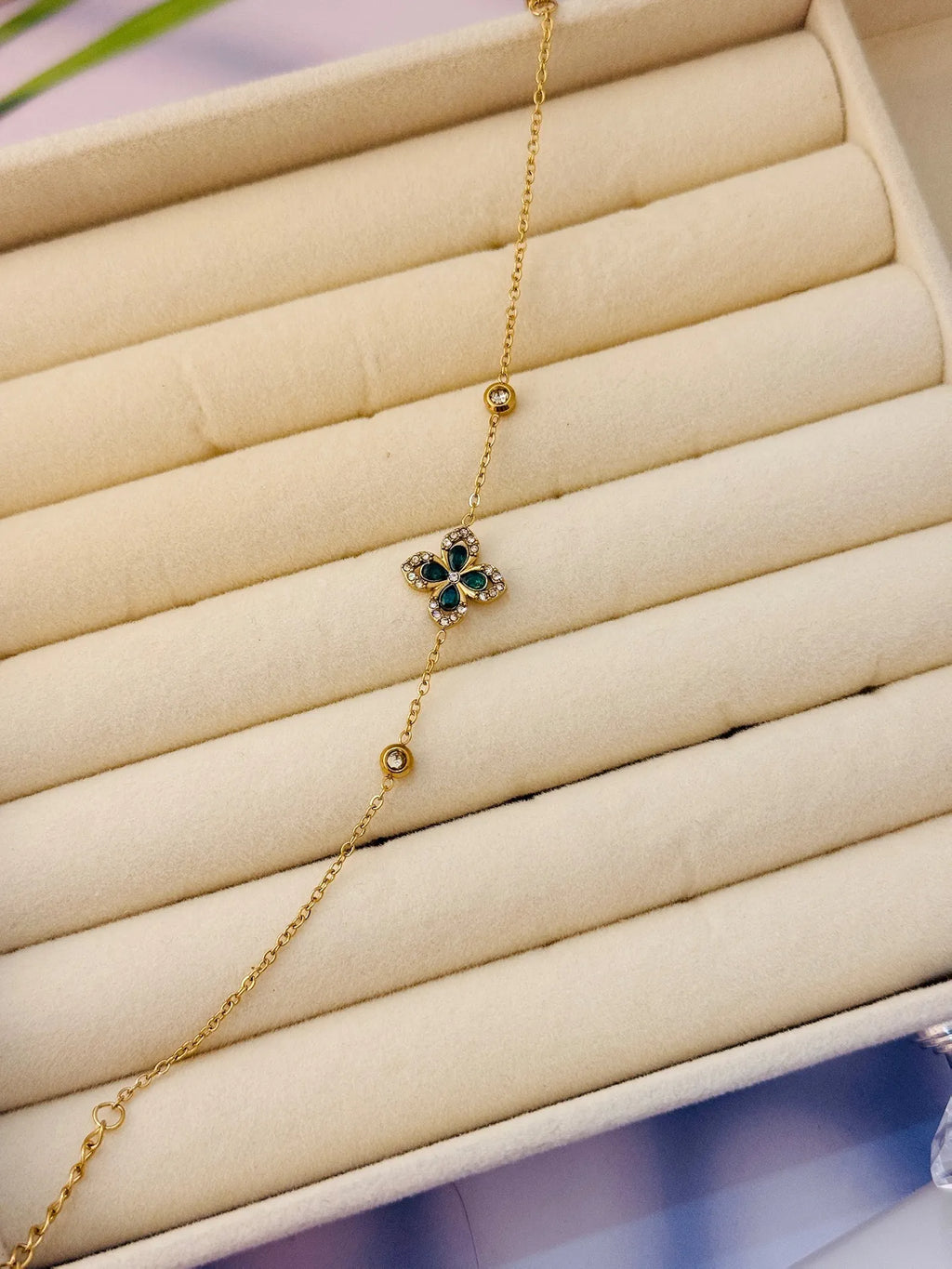 Golden Clover Chain Titanium Bracelet