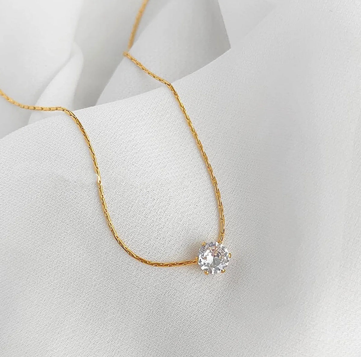 Round Diamond Necklace For Women