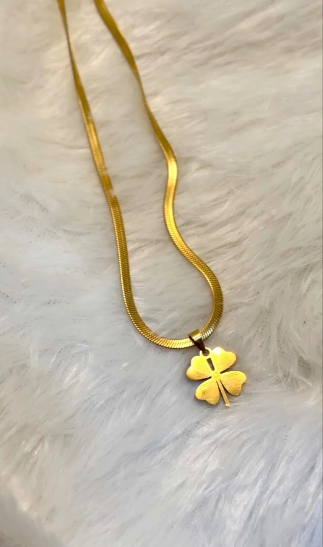 Rich Girl Aesthetic Clover Necklace (18K Gold Plated Chic Bold Fashion Jewelry Style) For Women