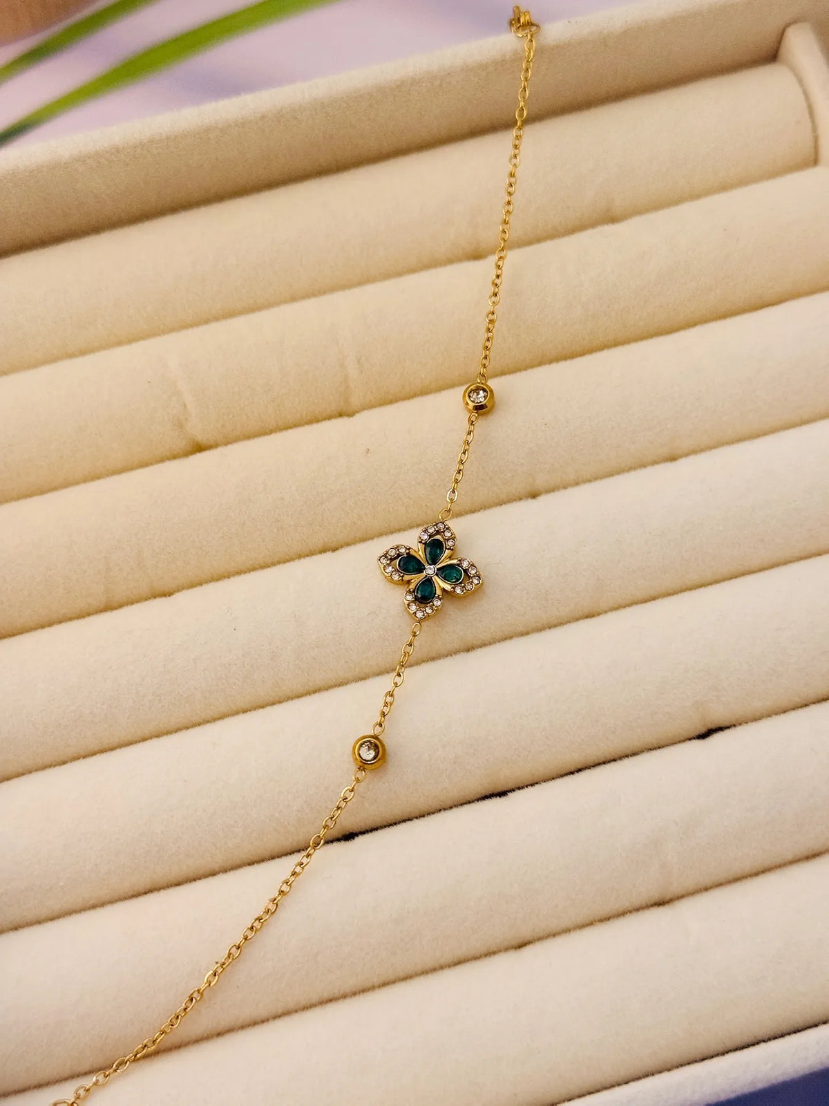 Golden Clover Chain Titanium Bracelet